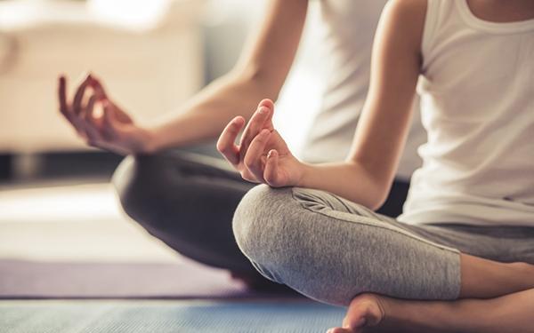 Le yoga et l’ostéoporose : des suggestions pour une pratique sécuritaire et appropriée – Partie 1